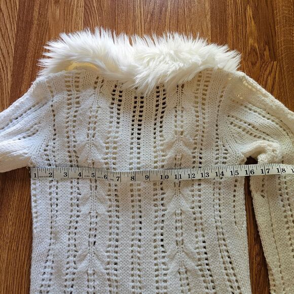 Trixie+Lulu Cardigan Sweater Size M White Knit Faux Fur Detachable Collar Retro - Picture 8 of 10